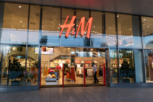 H&M store closures