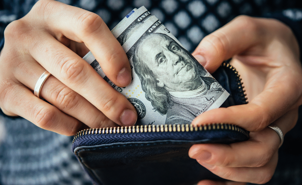 Number of Americans Living Paycheck to Paycheck Surge