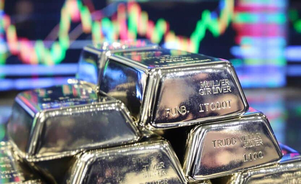 Banks are selling Silver they do not own