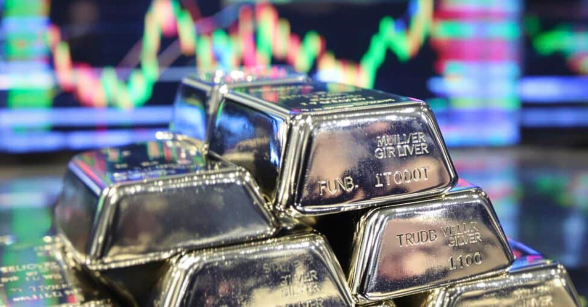 Banks are selling Silver they do not own